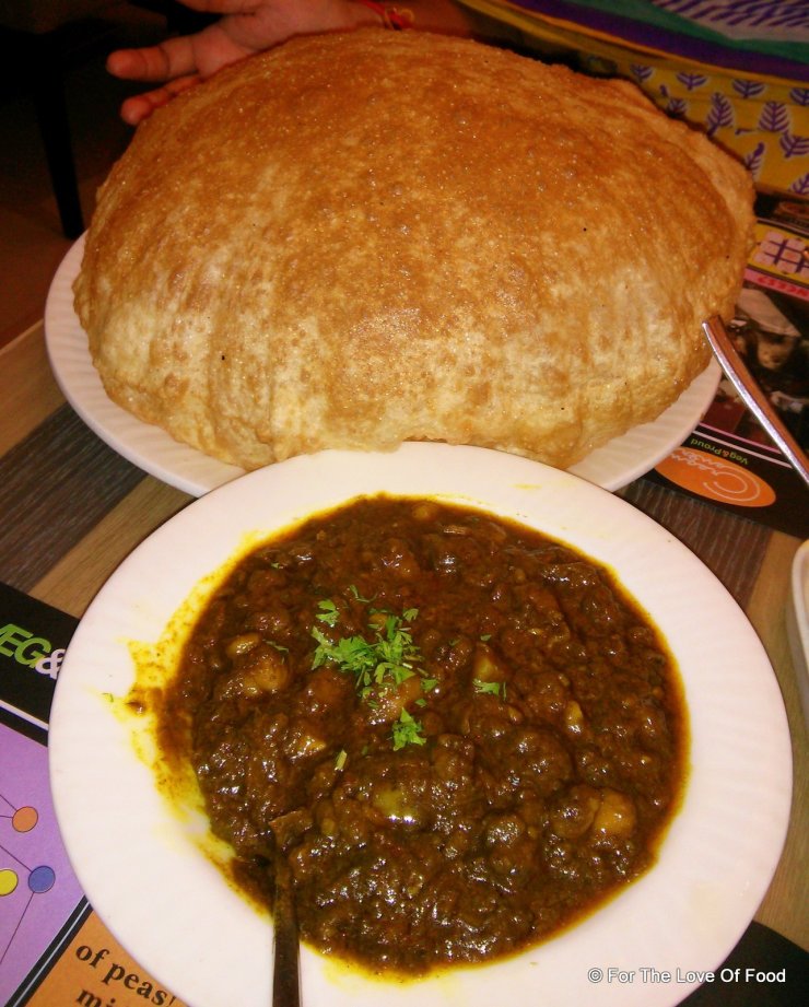 Chana Bhatura